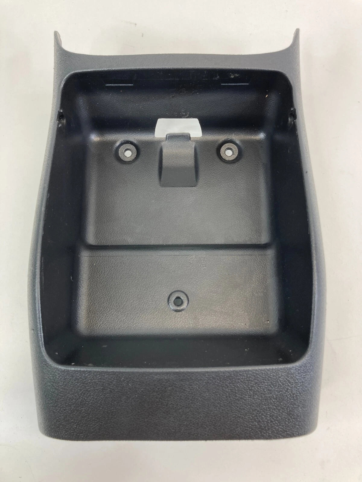 2005-2010 PONTIAC G6 REAR CENTER CONSOLE STORAGE COMPARTMENT BEZEL TRIM COVER