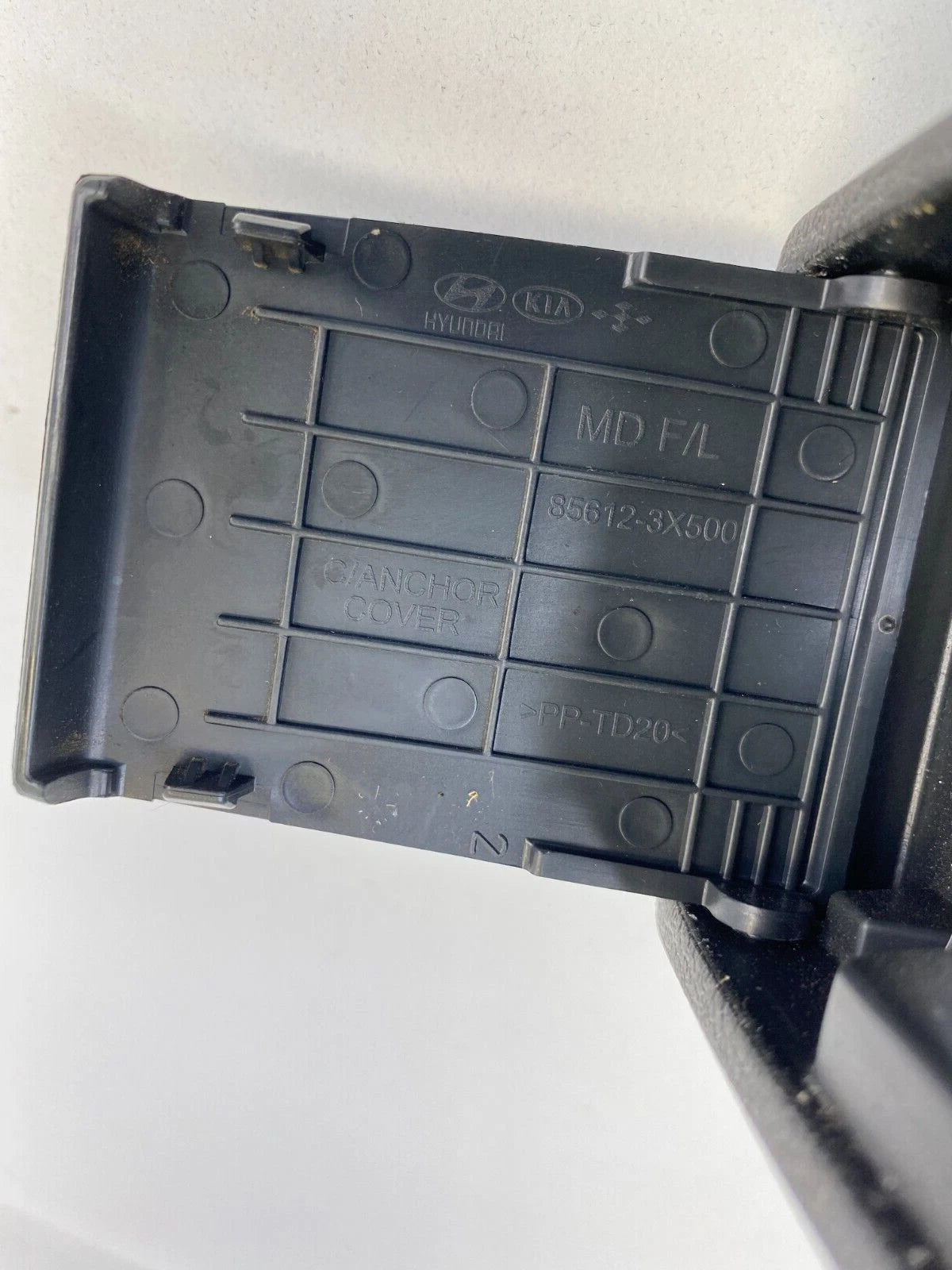 2014-2016 HYUNDAI ELANTRA REAR CHILD RESTRAINT ANCHOR PLATE CAP LID 85612-3X510