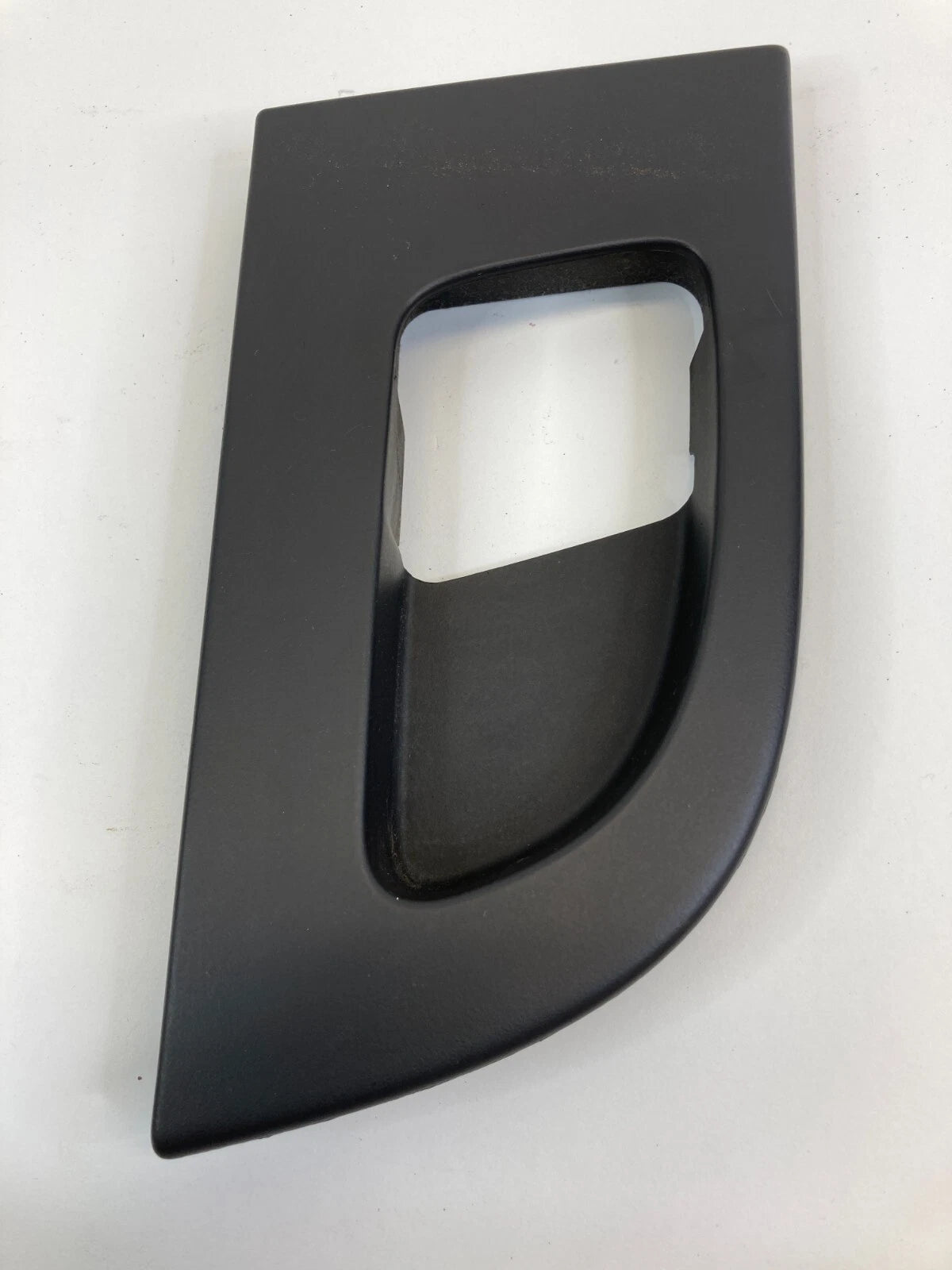 2003-2006 FORD EXPEDITION REAR LEFT INNER DOOR HANDLE COVER BEZEL 2L1X-78275A19