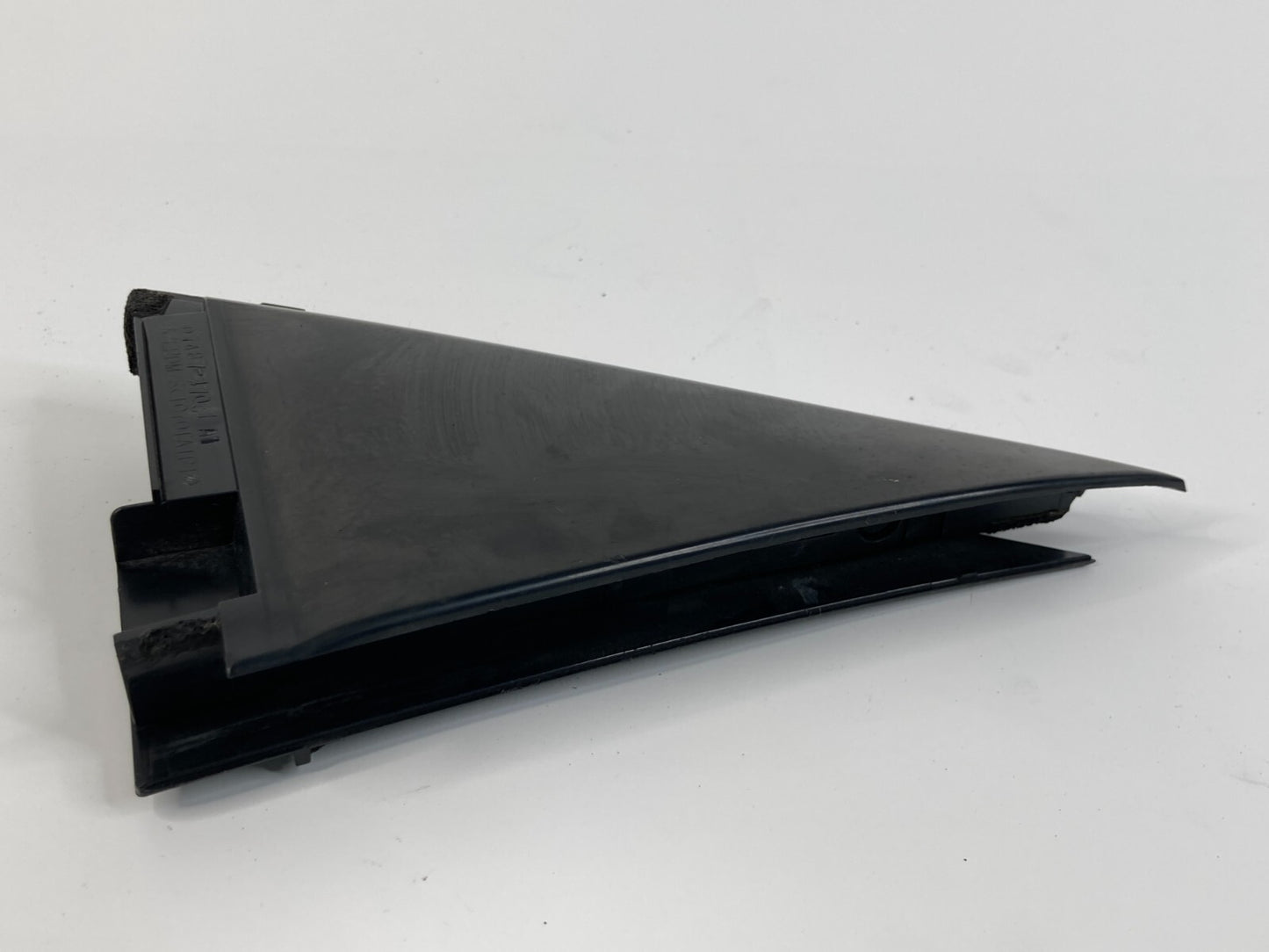 2004-2009 Toyota Prius Rear Right Door Inner Seal Corner Cover 67487-47031 OEM