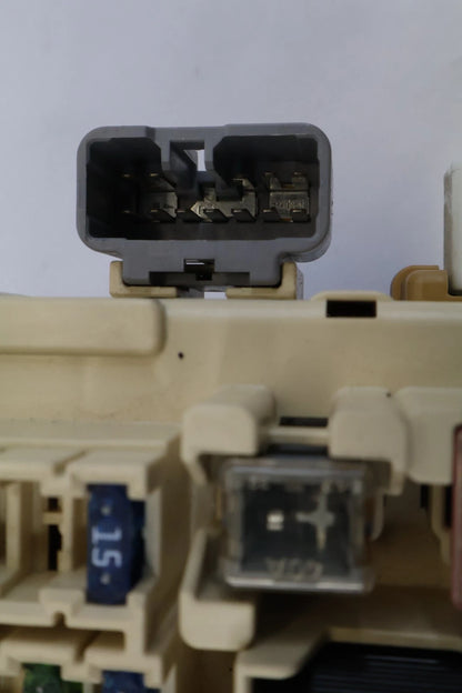 1998-2002 TOYOTA COROLLA INTERIOR FUSE BOX JUNCTION BLOCK OEM 82641-AB030