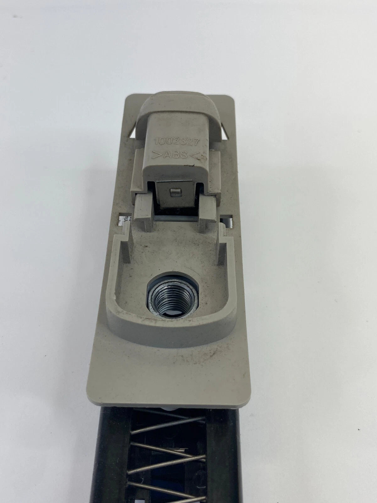 2006-2010 JEEP COMMANDER FRONT LEFT SEAT BELT HEIGHT ADJUSTER 1FS92BD1AA OEM