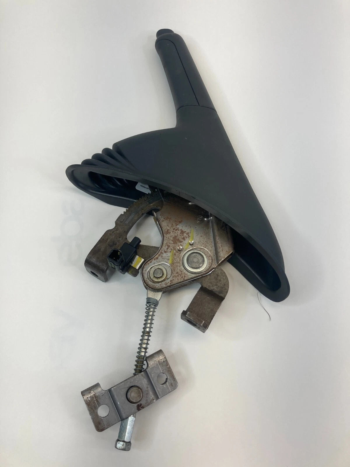 2012 FIAT 500 FLOOR CENTER CONSOLE PARKING EMERGENCY BRAKE HANDLE ASSEMBLY OEM