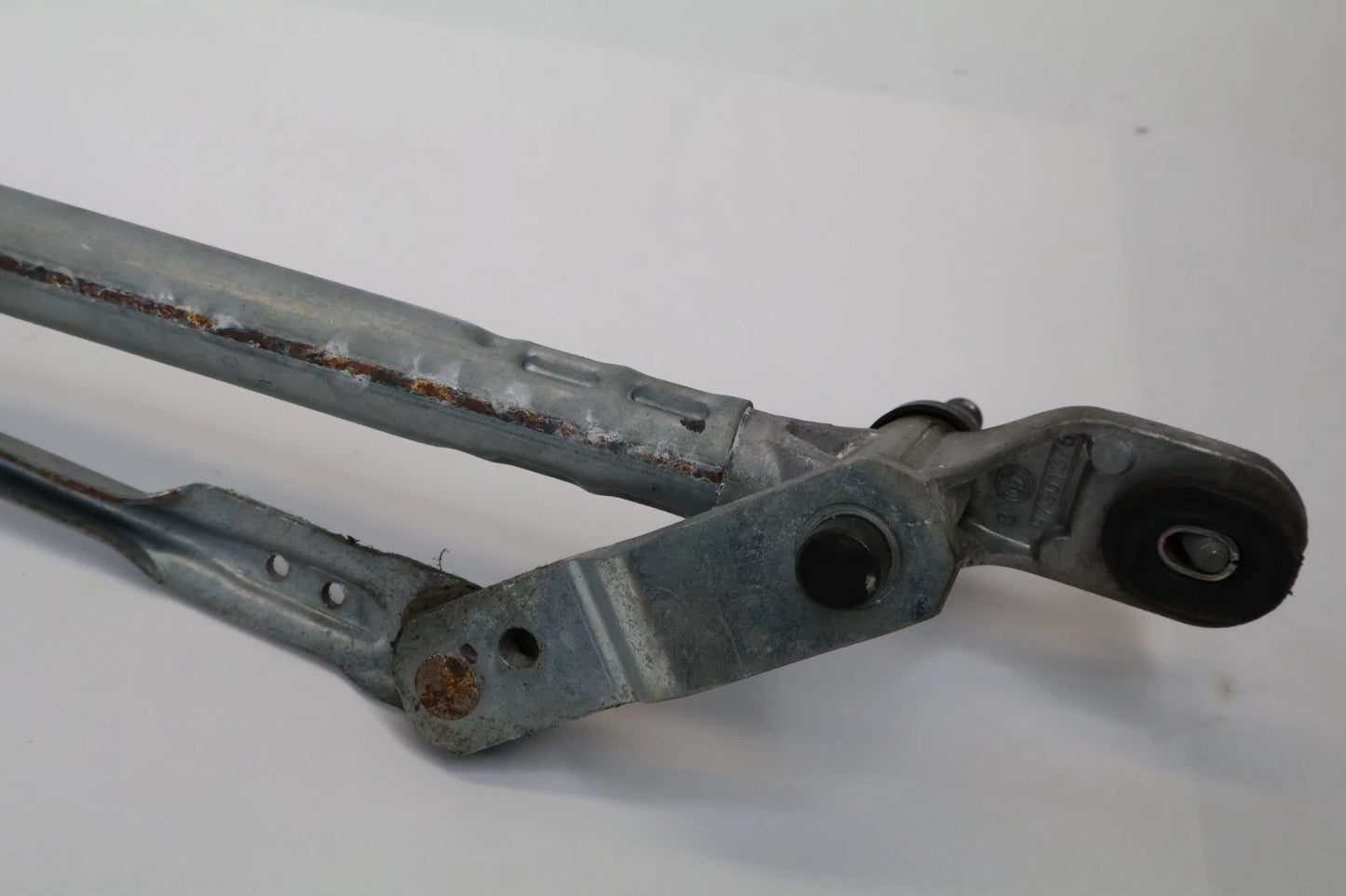 2016-2019 CHEVROLET CRUZE FRONT WINDSHIELD WIPER MOTOR W/ LINKAGE 3397021843 OEM