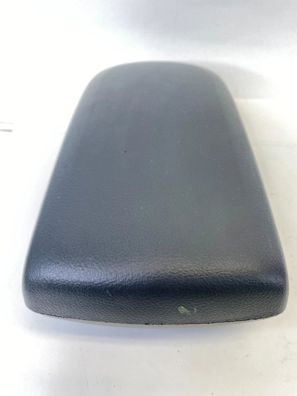 09-13 TOYOTA MATRIX CENTER CONSOLE ARM REST ARMREST LID TOP COVER 58907-02080