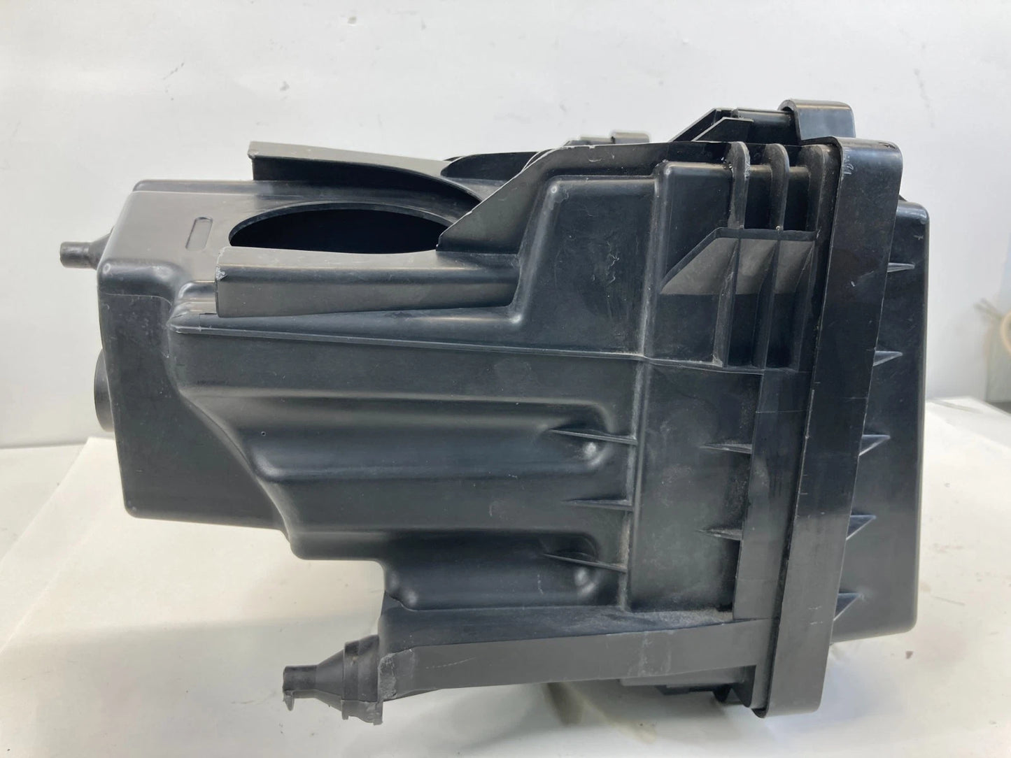 2008-2012 LAND ROVER LR2 3.2L AIR INTAKE CLEANER BOX FILTER HOUSING ASSY OEM