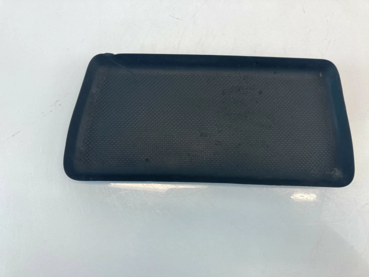 2011 2012 2013 KIA SORENTO REAR CENTER CONSOLE TRAY INSERT MAT RUBBER OEM