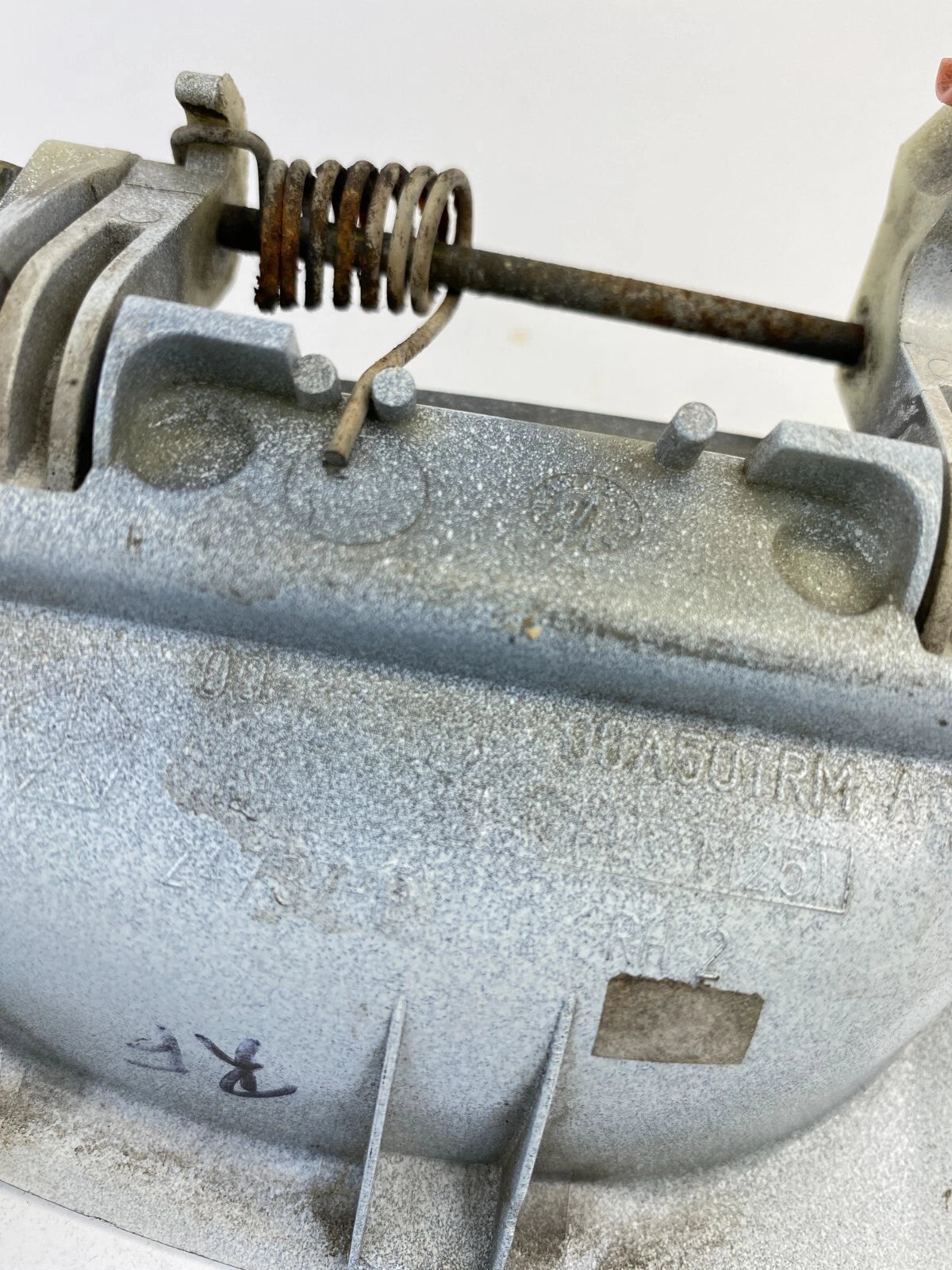 2000-2005 DODGE NEON FRONT RIGHT PASSENGER EXTERIOR DOOR HANDLE ASSEMBLY