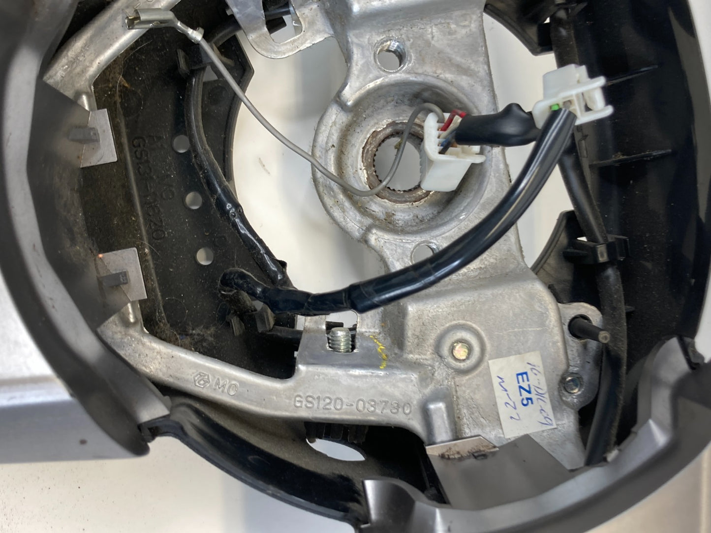 2010 2011 Subaru Outback Steering Wheel w/ Cruise Control Switch Button OEM