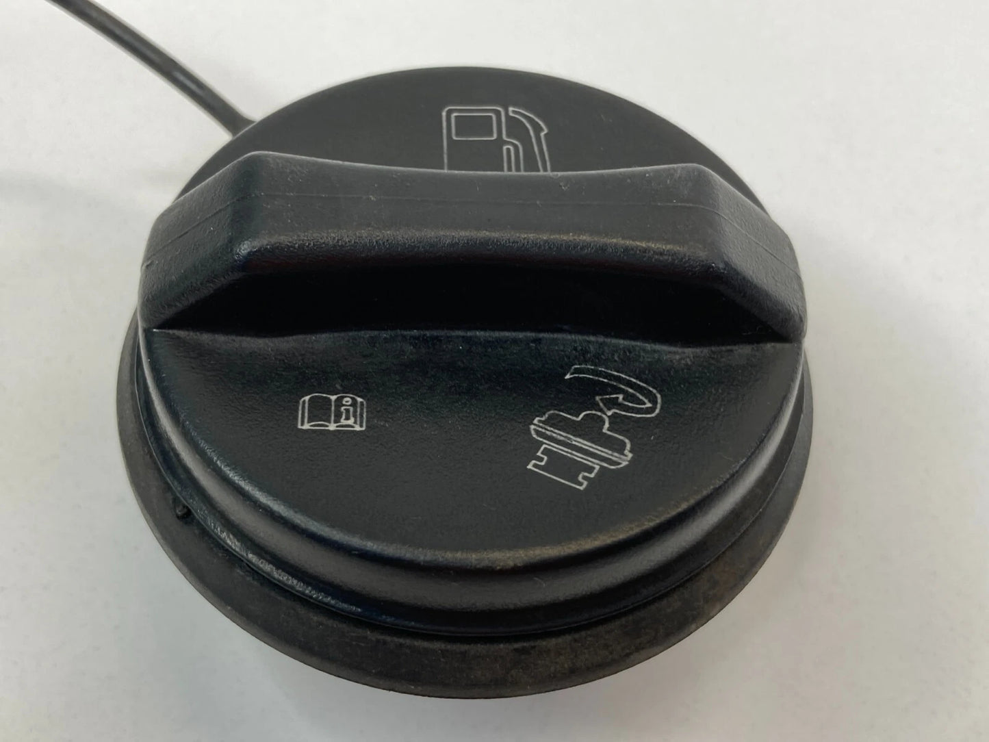 2005-2010 PONTIAC G6 SEDAN FUEL FILLER DOOR TANK CAP GAS LID COVER OEM