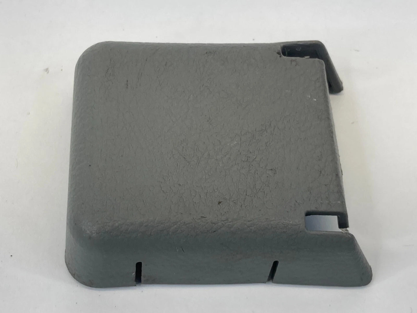 06-09 HYUNDAI SANTA FE FRONT RIGHT PASSENGER SEAT RAIL FOOT COVER OEM 890512B000