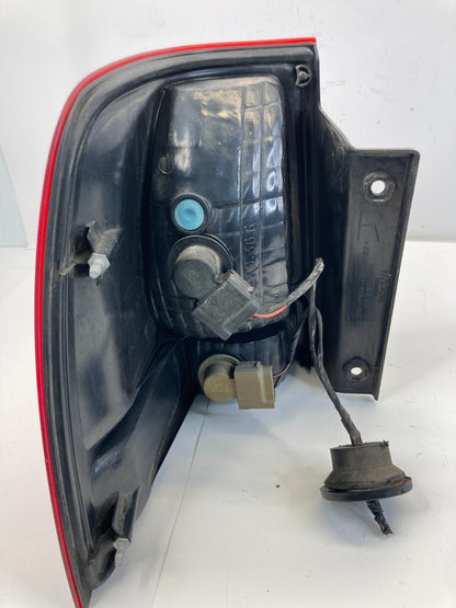2003-2006 Ford Expedition Rear Right Side Taillight Tail Lamp Assy 2LIX-I3B504-A
