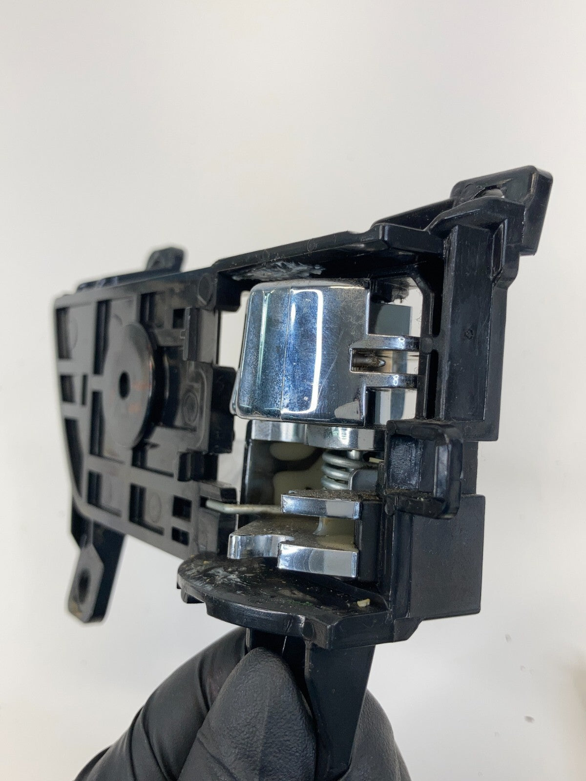 2011 2012 2013 Kia Sorento Front Left Side Interior Door Handle 82613-2P000 OEM