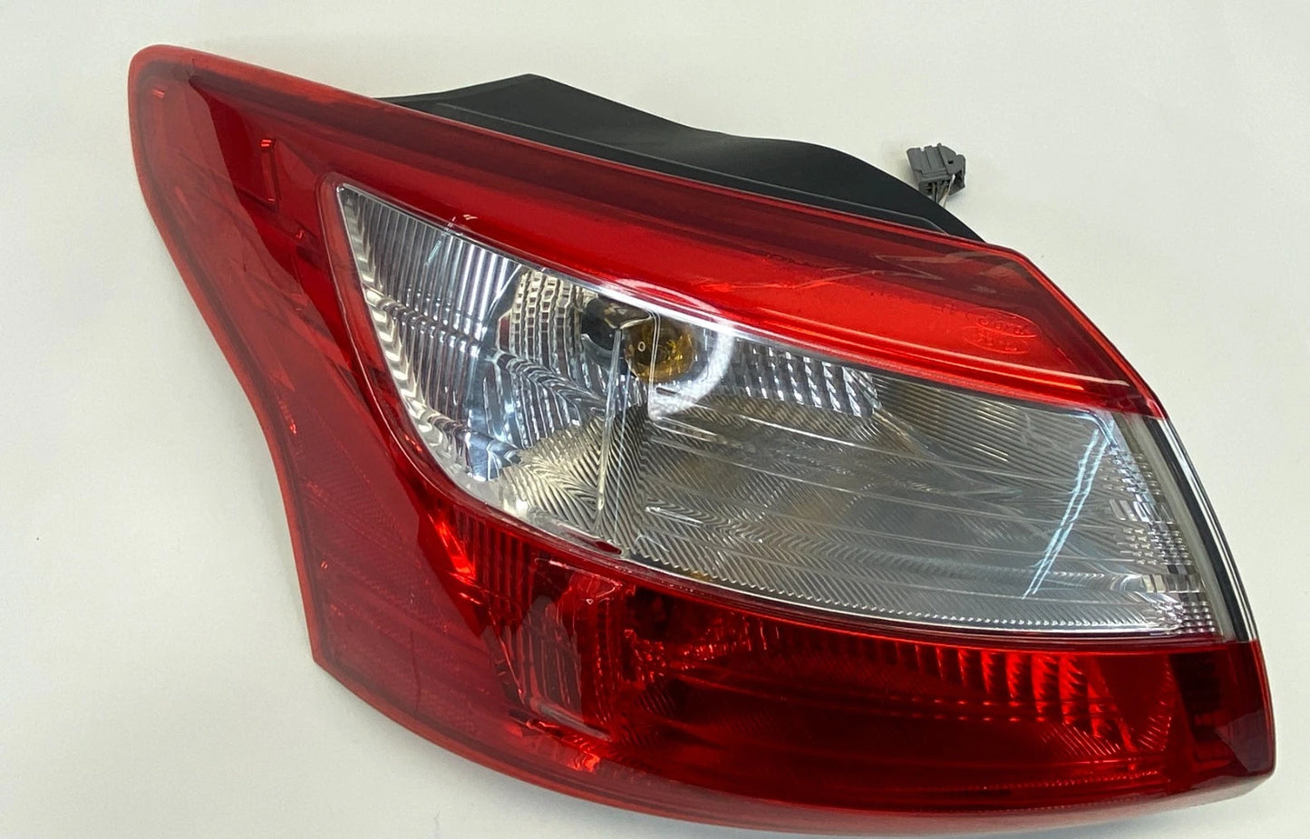 2012-2014 FORD FOCUS SEDAN LEFT DRIVER OUTER TAIL LIGHT TAILLAMP BM5113405E OEM