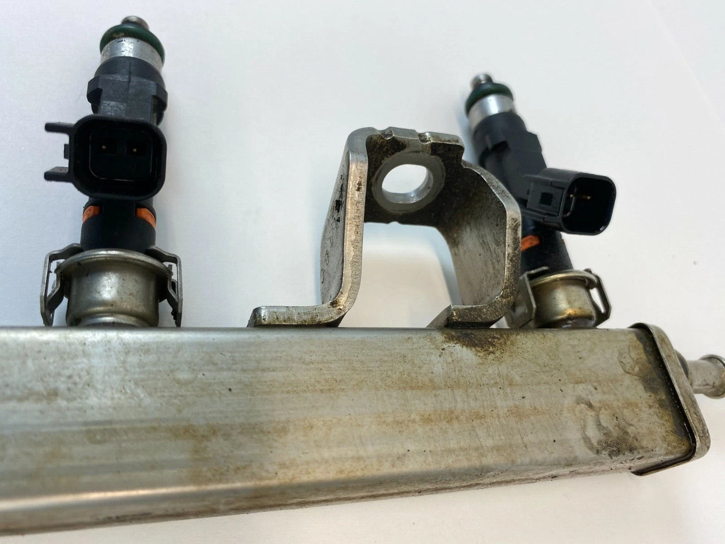 08-11 FORD FOCUS 13-20 FUSION FUEL INJECTION RAIL W/ INJECTORS 4M5G-9D280-DB OEM