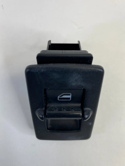 98-07 VOLKSWAGEN BEETLE FRONT RIGHT SIDE DOOR POWER WINDOW CONTROL SWITCH OEM
