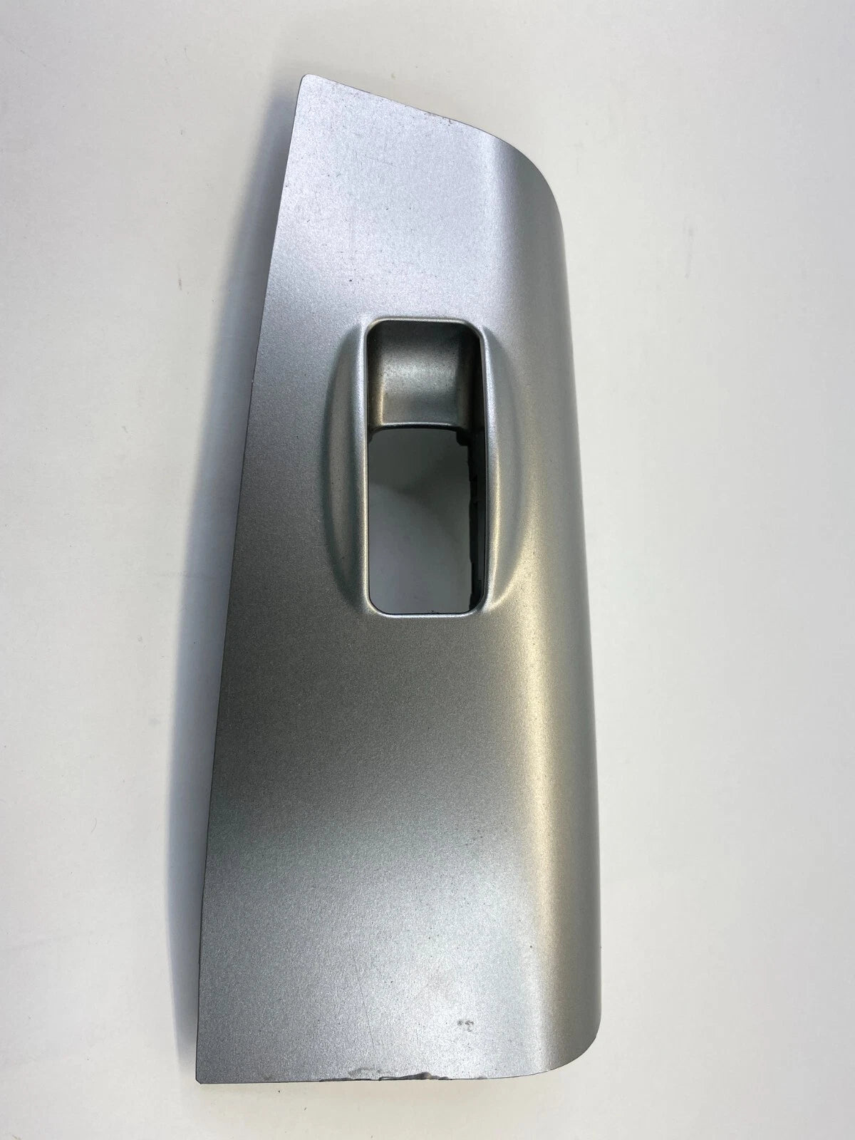 2005-2010 KIA SPORTAGE REAR LEFT WINDOW SWITCH BEZEL TRIM PANEL OEM 93580-1F000