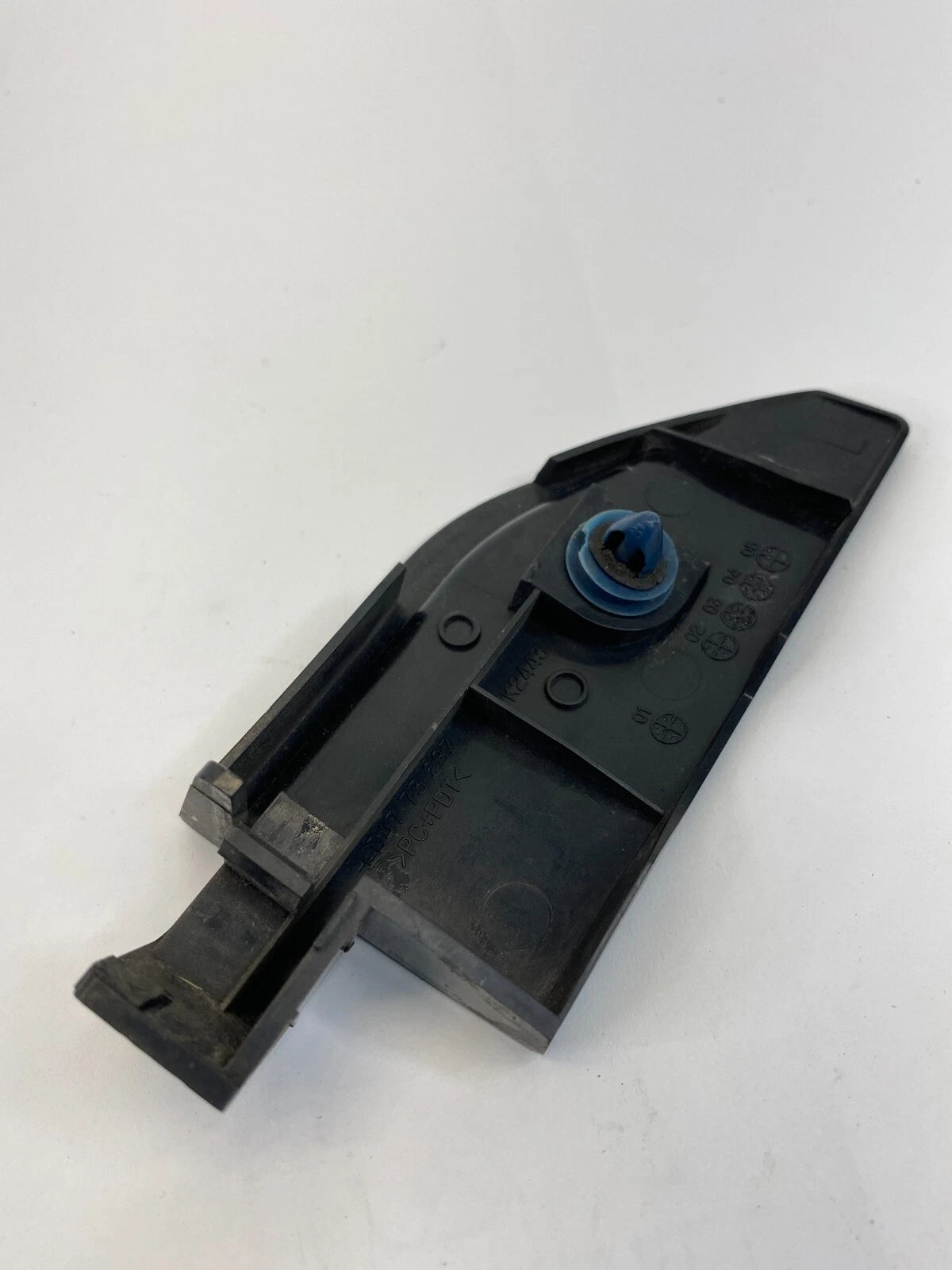 2000-2006 MAZDA MPV REAR LEFT DOOR SLIDING SIDE PROTECTOR RAIL COVER TRIM OEM
