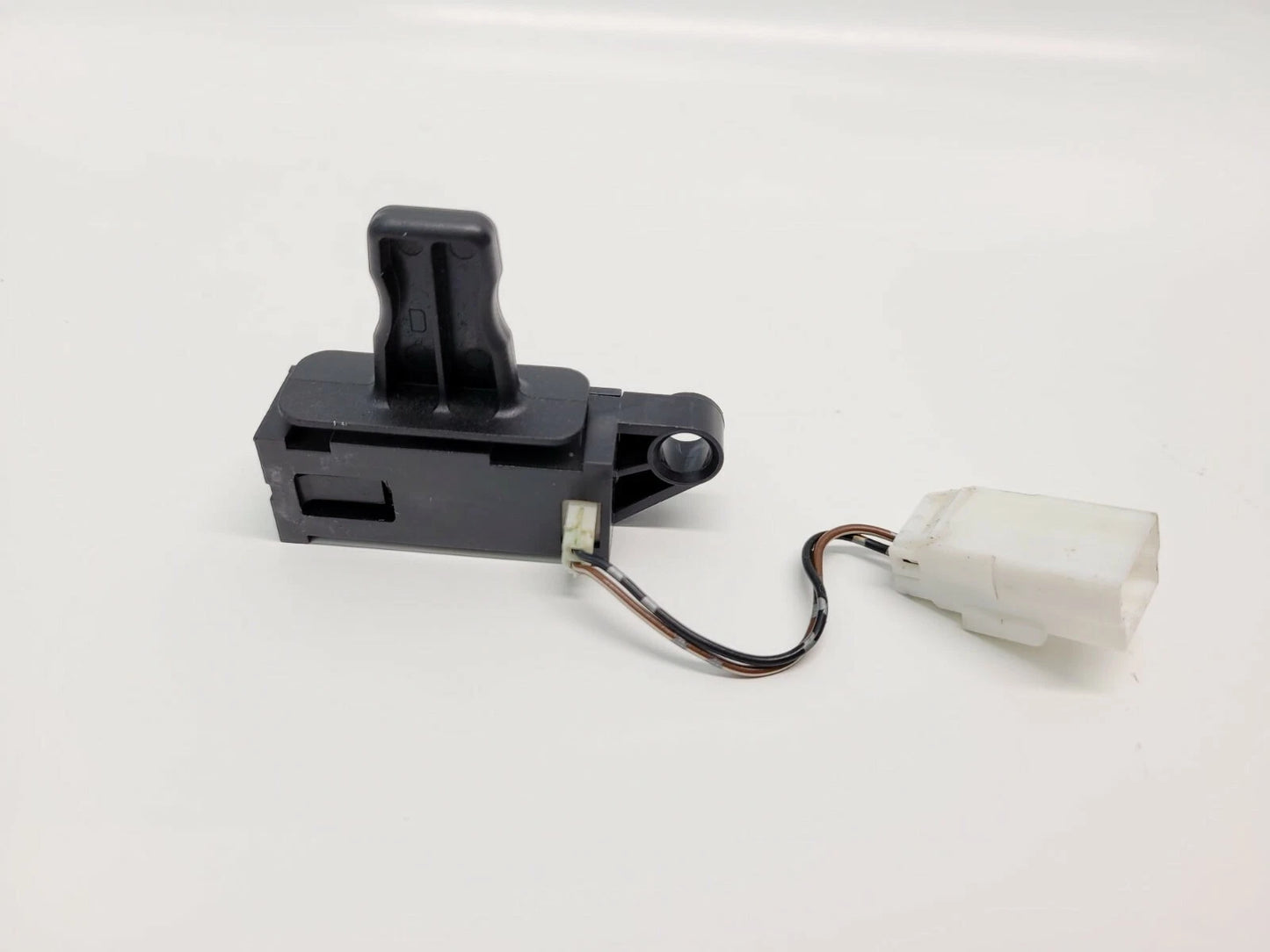 1997-2003 Ford Escort Dash Hazard Emergency Light Flasher Light Switch OEM