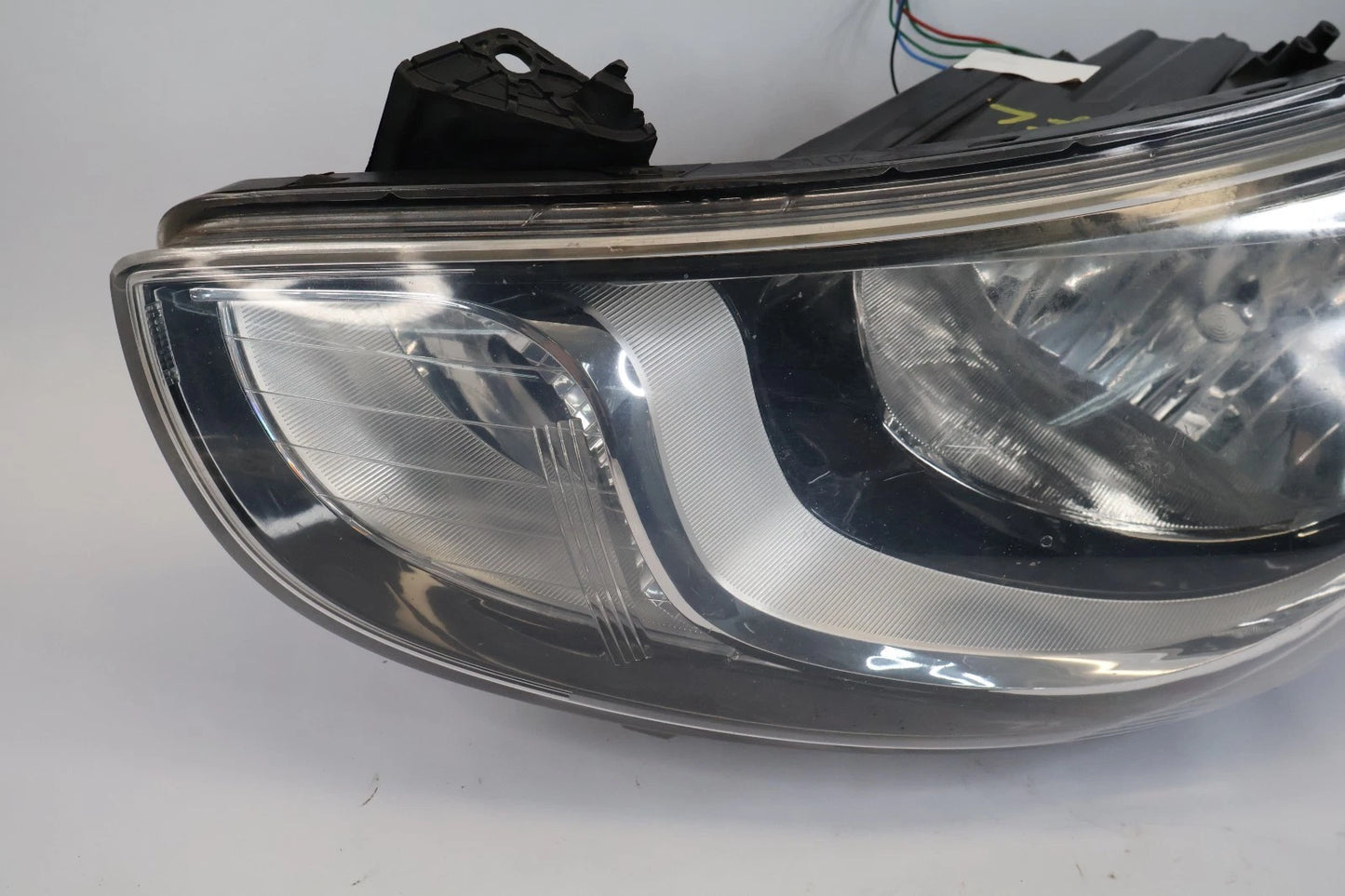 2012-2014 HYUNDAI ACCENT FRONT LEFT DRIVER HEADLIGHT HEADLAMP HALOGEN 92101-1RXX