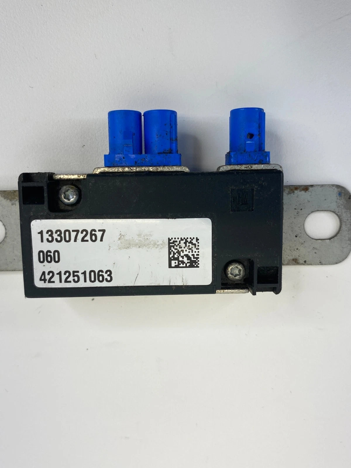 2010 CADILLAC SRX NAVIGATION SIGNAL SPLITTER GPS CONTROL MODULE 13307267 OEM