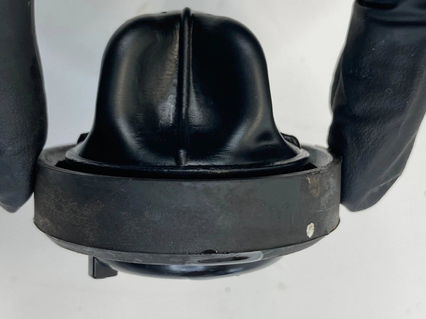 04-12 CHEVY COLORADO MANUAL TRANSMISSION CLUTCH MASTER CYLINDER RESERVOIR CAP