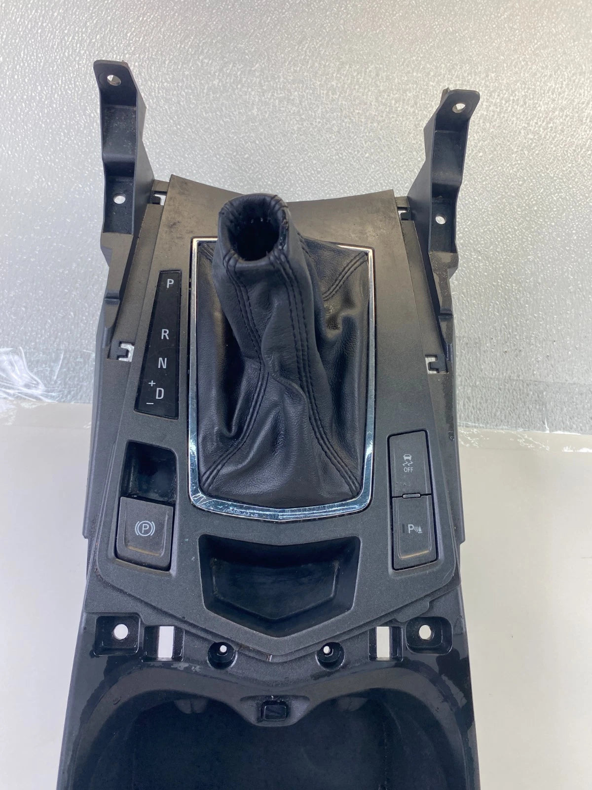 10-12 CADILLAC SRX CENTER CONSOLE UPPER TRIM SHIFTER BOOT BEZEL & CUP HOLDER OEM