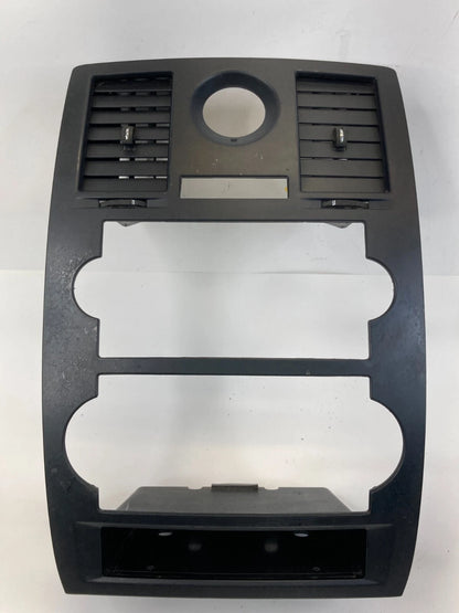 2005-2007 CHRYSLER 300 DASH RADIO BEZEL W/ AIR VENTS PANEL TRIM YH96TRMAA OEM