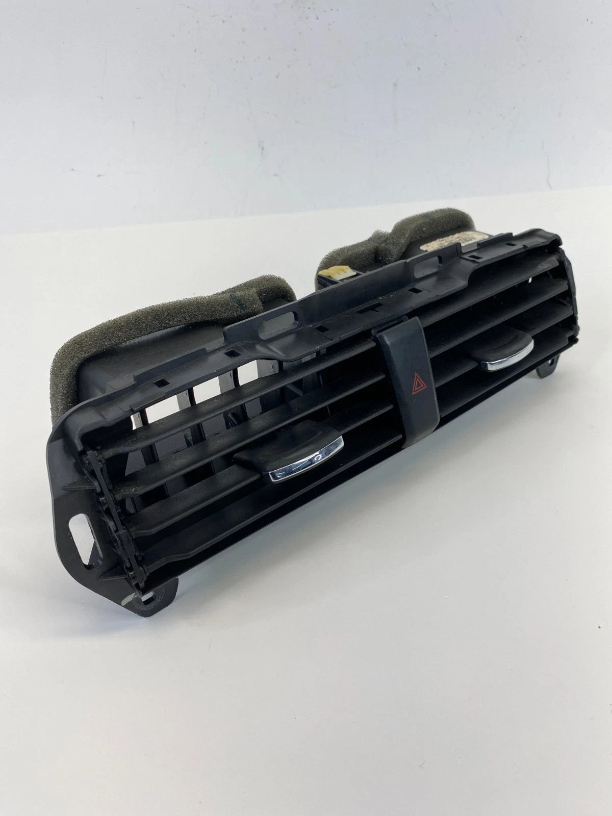 13-20 FORD FUSION CENTER DASH AIR VENT GRILLE W/ HAZARD SWITCH DS73-19K617-A OEM