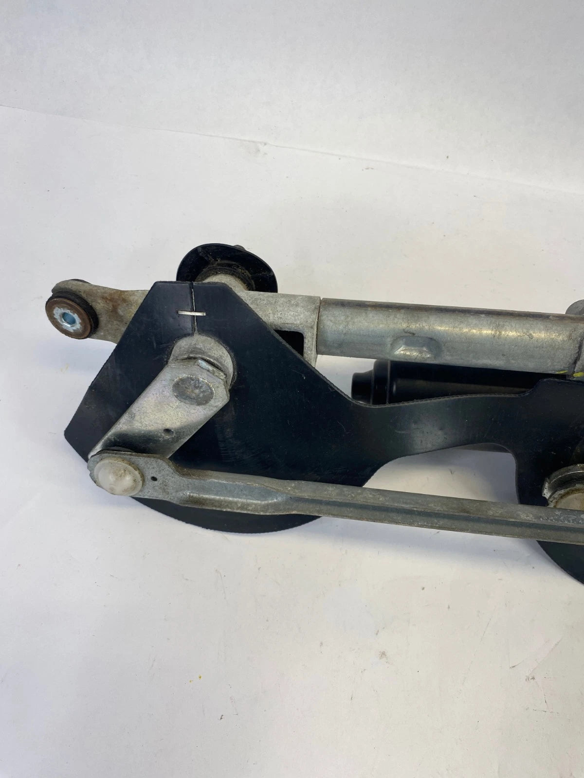 2010-2017 CHEVROLET EQUINOX FR WINDSHIELD WIPER MOTOR TRANSMISSION OEM 84241847