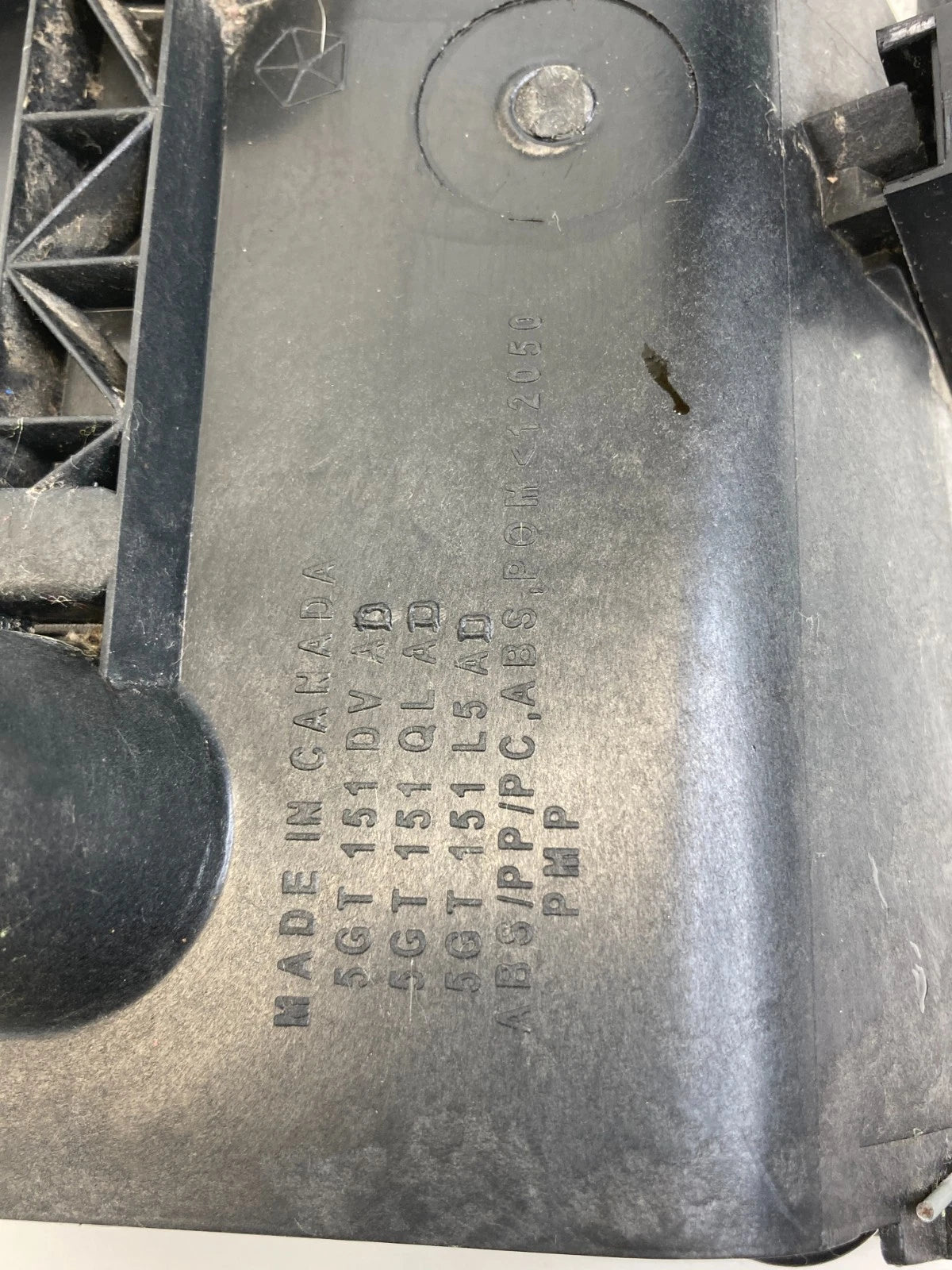 2002-2005 DODGE RAM 1500 DASH FOLDING CUP HOLDER DUAL COMPARTMENT 5GT151DVAD