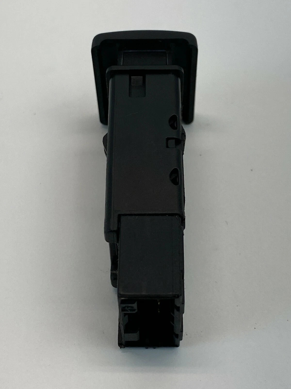 03 04 LAND ROVER DISCOVERY REAR DEFROST HEATED CONTROL SWITCH BUTTON YUG000760PU