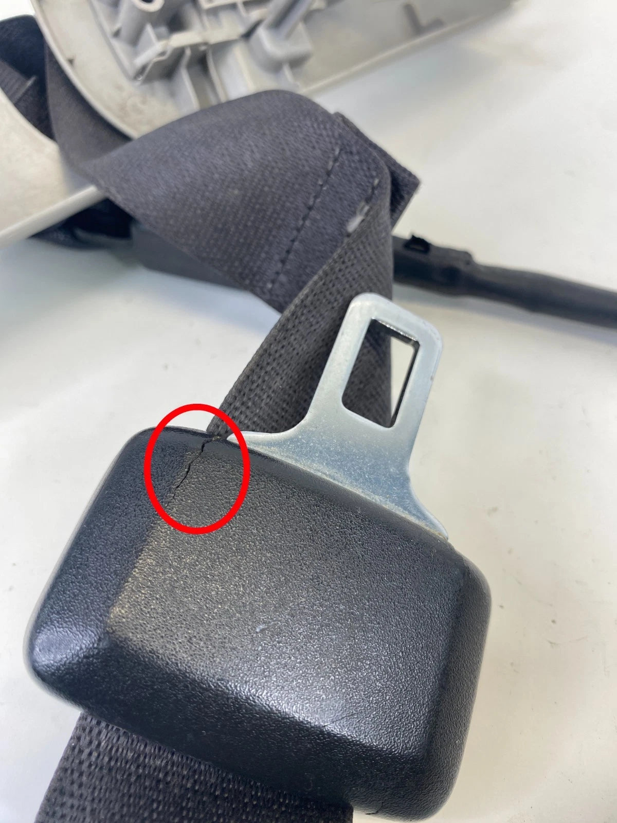 2011-2017 BUICK ENCLAVE FRONT RIGHT PASSENGER SEAT BELT RETRACTOR OEM 15903263