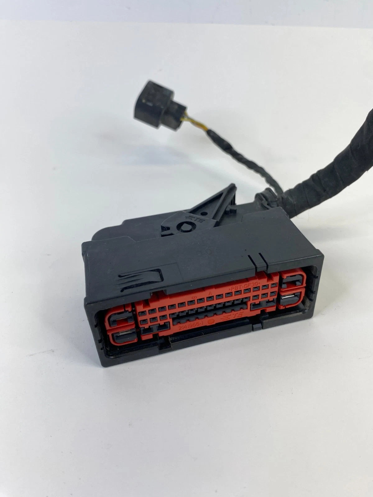 2016-2019 FORD EXPLORER 3.5L AT 4WD ABS ANTI LOCK BRAKE PUMP PLUG CONNECTOR OEM