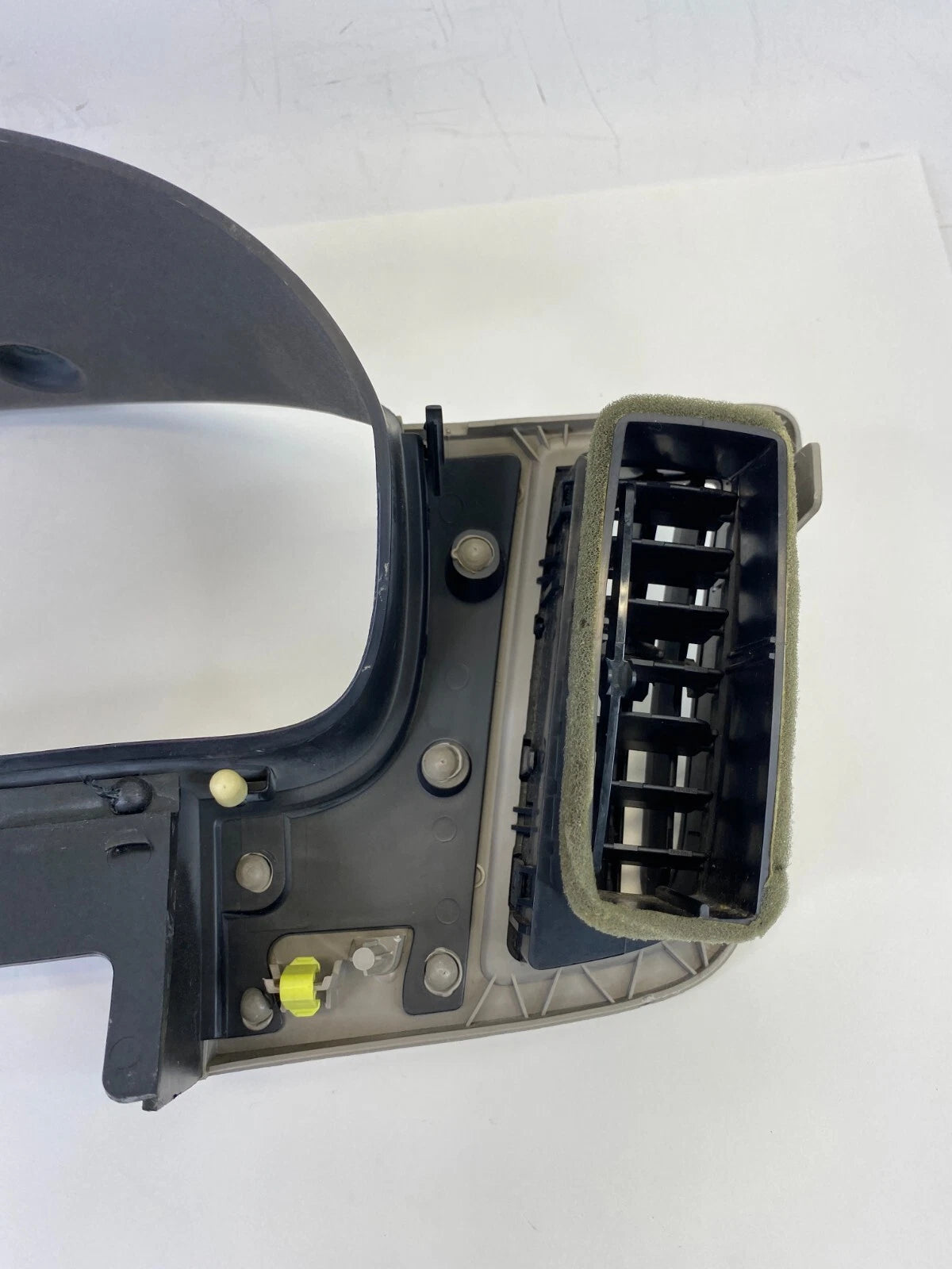 09-11 FORD FOCUS SPEEDOMETER CLUSTER BEZEL COVER W/ AIR VENT 8S43-54044D70 OEM