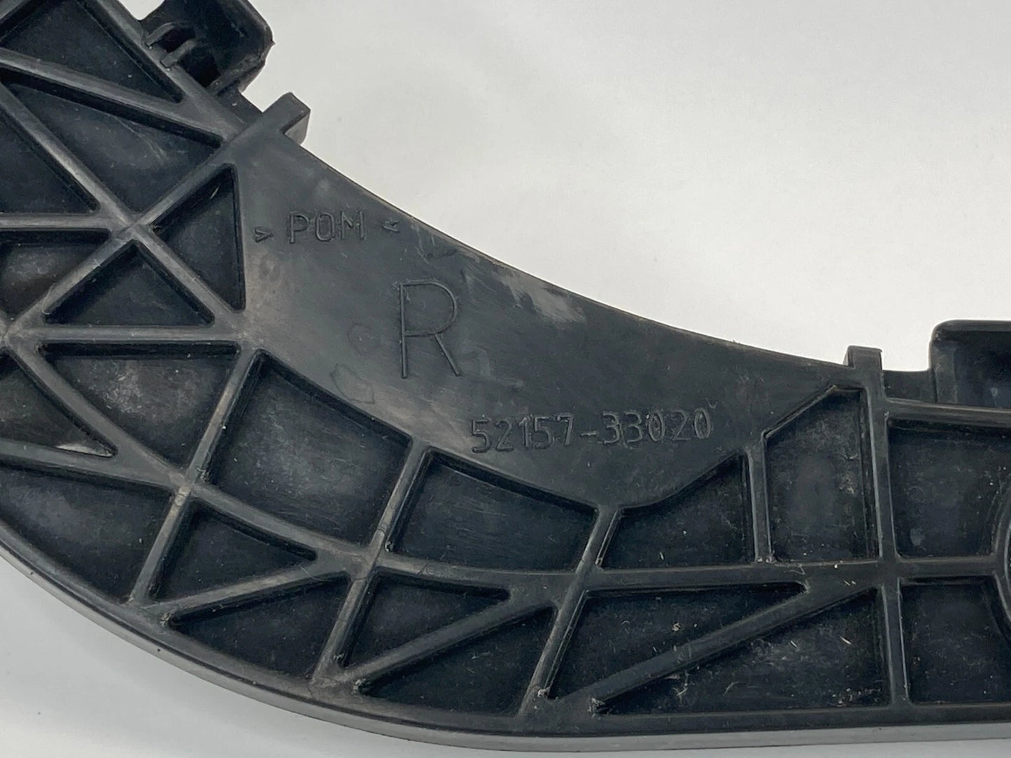 2007-2012 LEXUS ES350 REAR BUMPER RIGHT SIDE SUPPORT BRACKET OEM 52157-33020