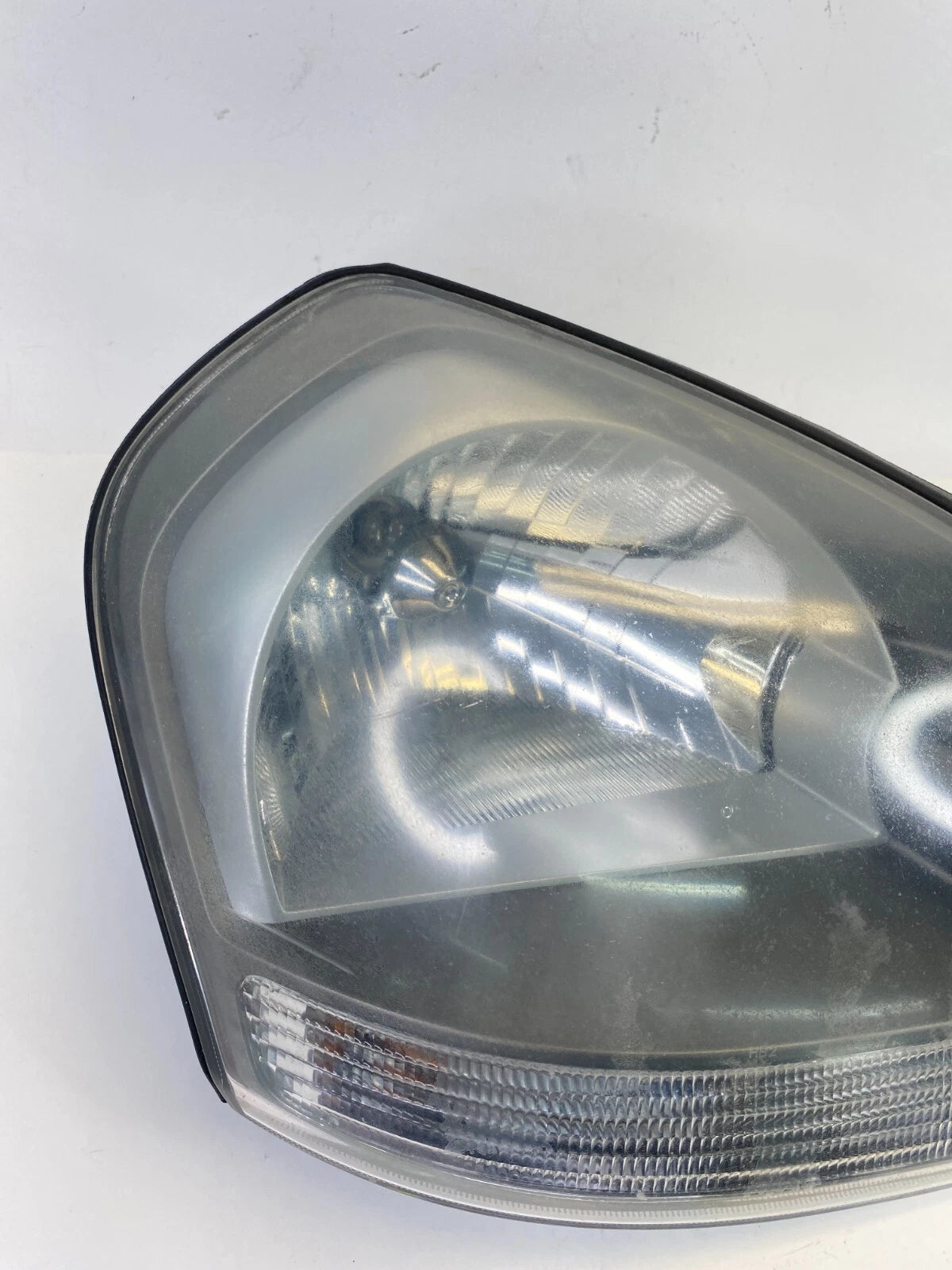 2008 2009 HYUNDAI TUCSON FRONT RIGHT SIDE HEADLIGHT HEAD LAMP ASSY 92102-2E OEM