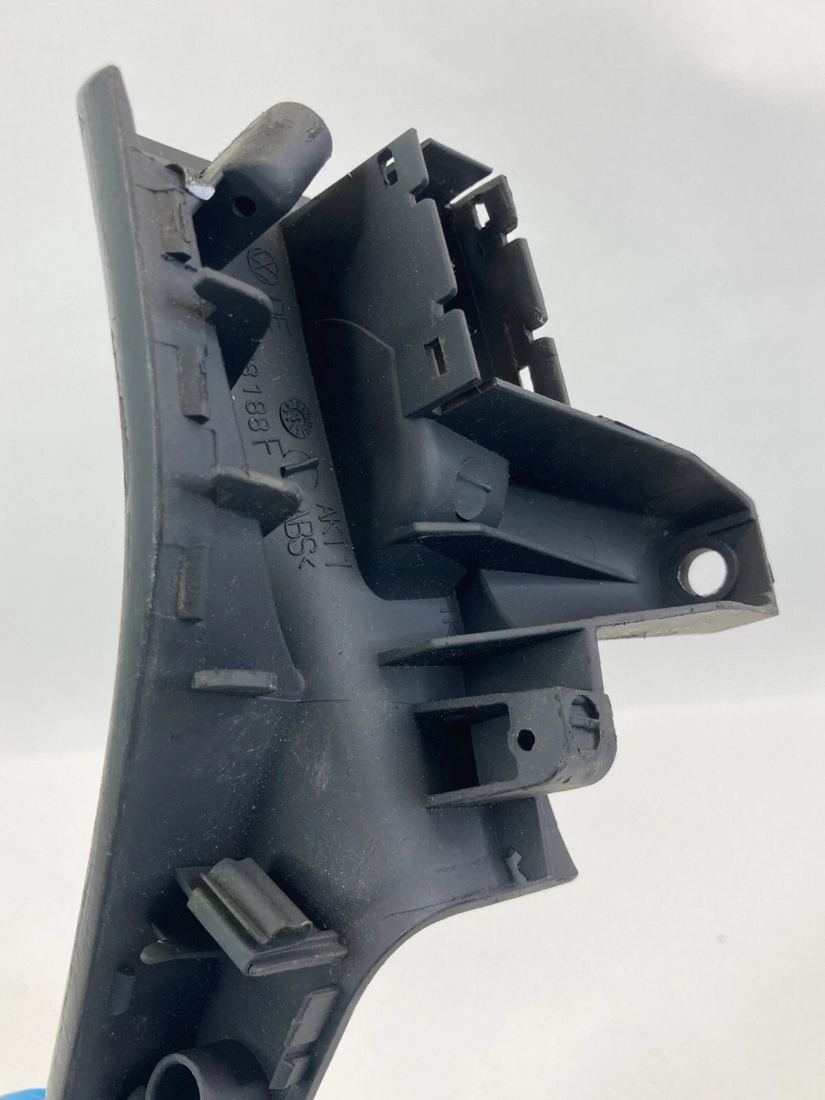 2005-2009 VOLKSWAGEN JETTA REAR RIGHT SIDE WINDOW SWITCH BEZEL COVER 1K0868188