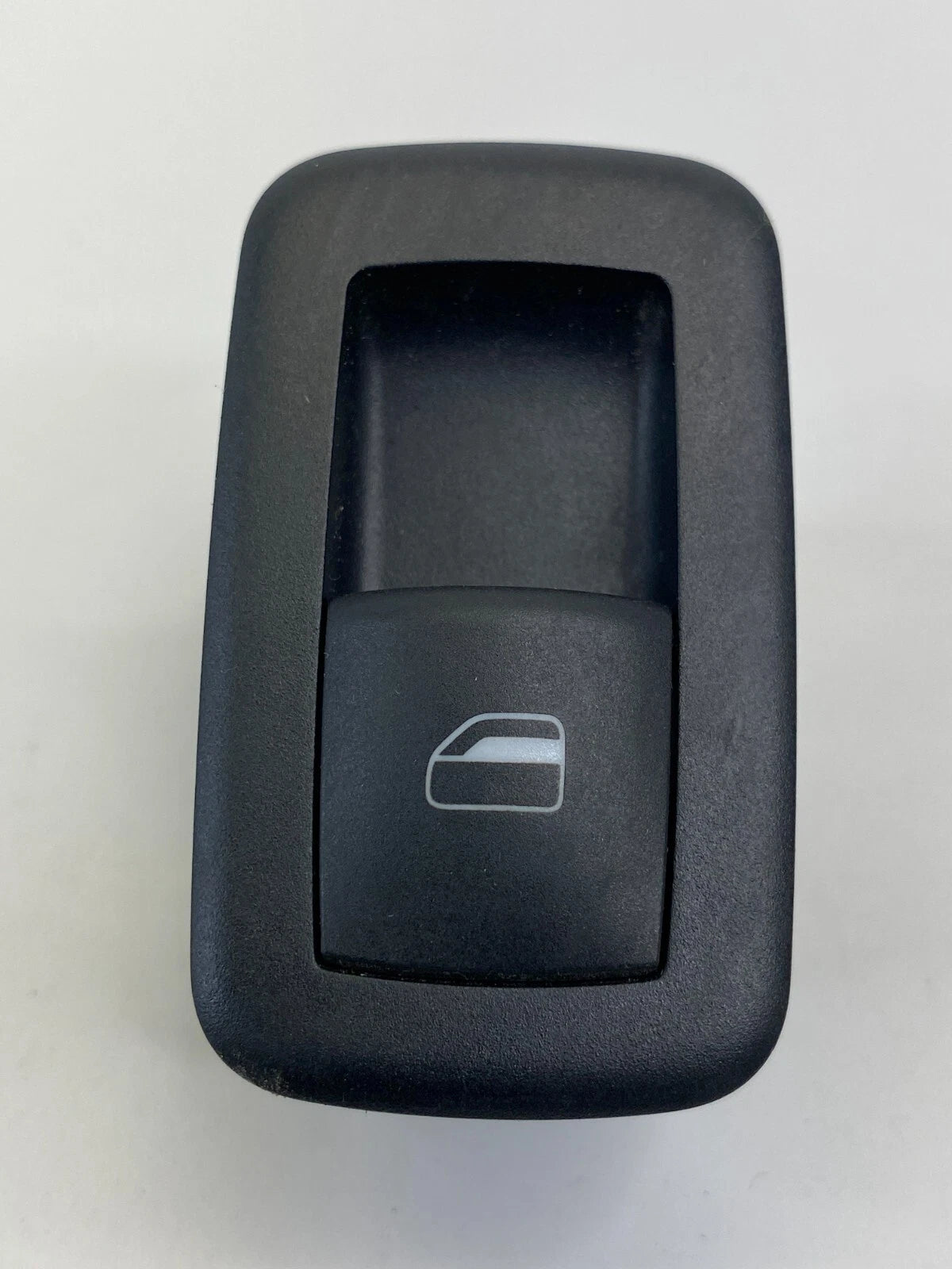 08-10 CHRYSLER TOWN & COUNTRY REAR RIGHT DOOR POWER WINDOW SWITCH 04602539AC OEM