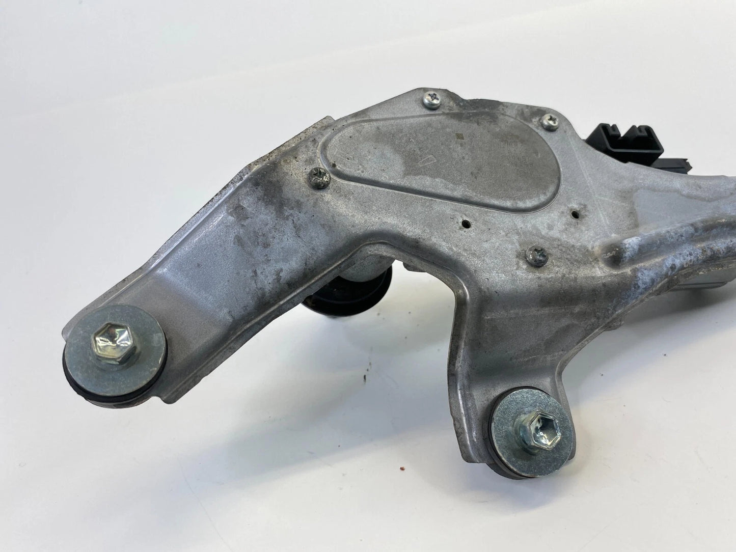 2010 TOYOTA PRIUS REAR BACK WINDSHIELD GLASS WIPER MOTOR 85130-47020 OEM