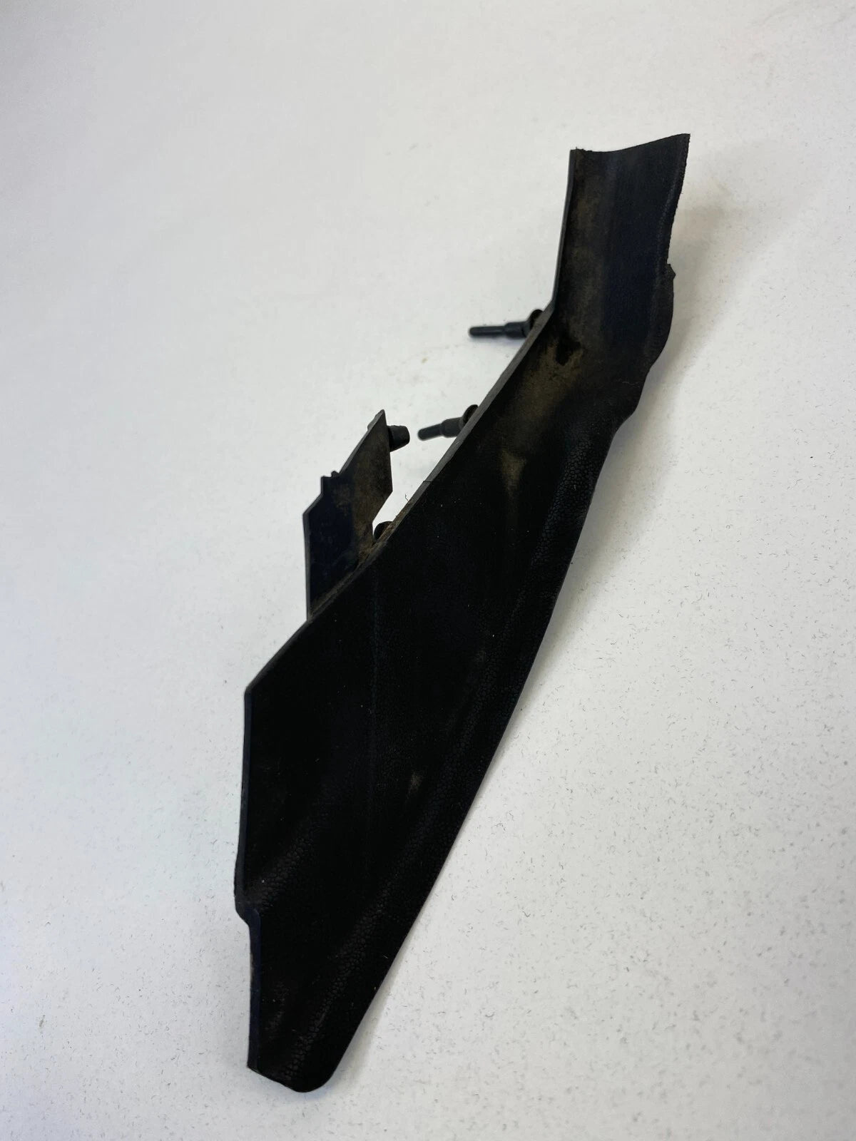 2004-2009 MAZDA 3 MAZDA3 FRONT RIGHT PASSENGER SIDE FENDER MOLDING BN8V51PB1 OEM