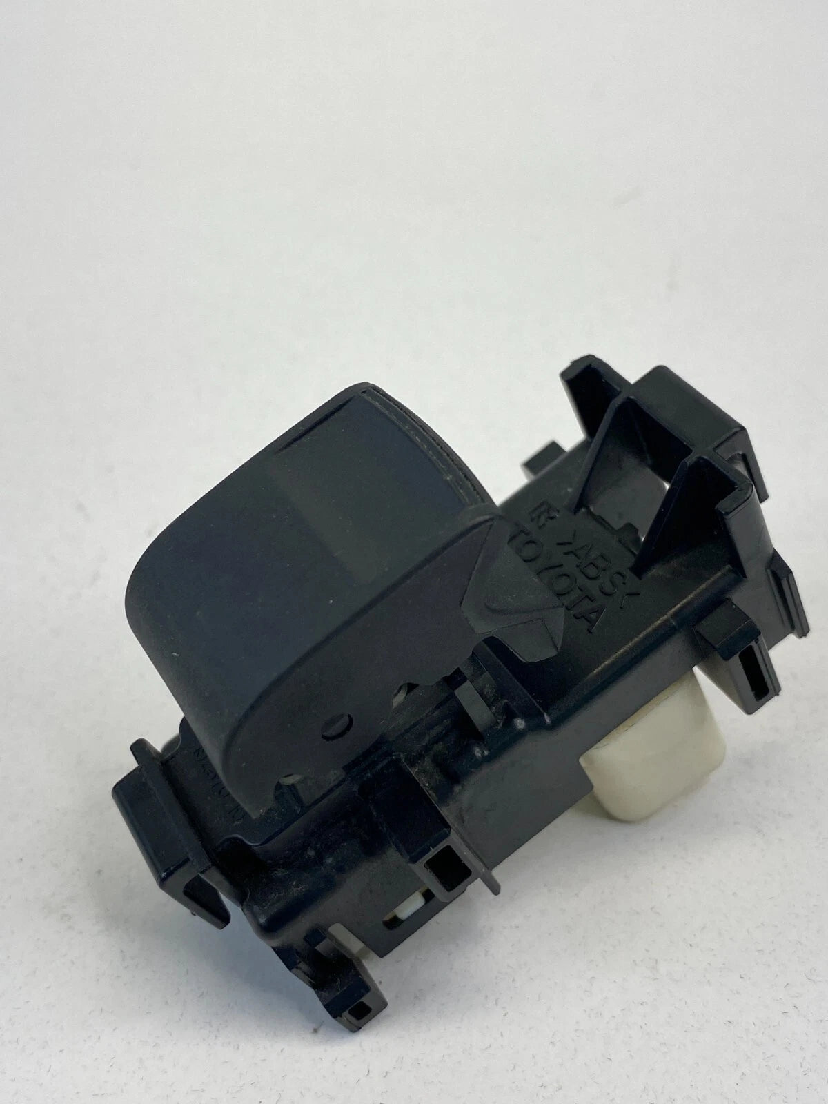 09-22 TOYOTA COROLLA SEDAN 06-18 RAV4 REAR RIGHT DOOR POWER WINDOW SWITCH OEM