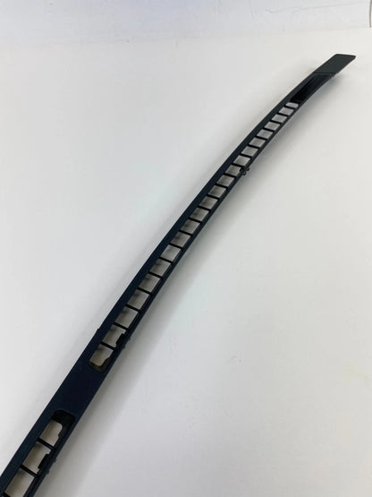 1997-2001 LEXUS ES300 INSTRUMENT PANEL A/C VENT DEFROST COVER GRILL 55981-33060