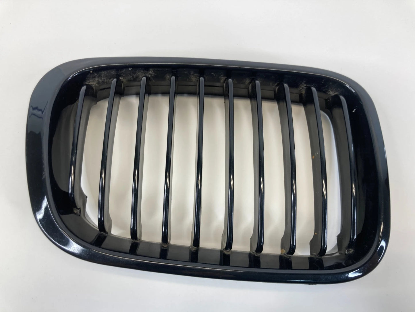 1999 2000 BMW 323I 2001 325I FRONT RIGHT PASSENGER SIDE BUMPER GRILL GRILLE OEM
