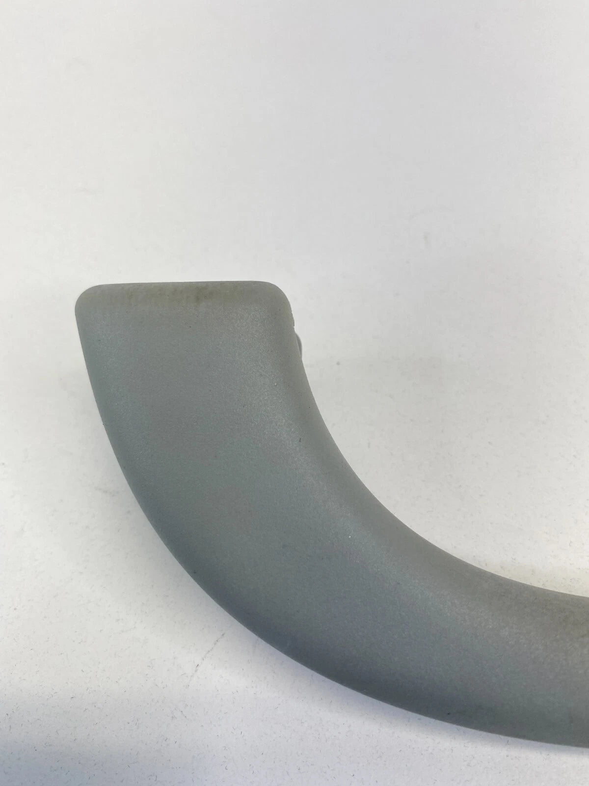03-09 MERCEDES BENZ E320 SEDAN FRONT RIGHT ROOF GRAB GRIB HANDLE A2118100051 OEM