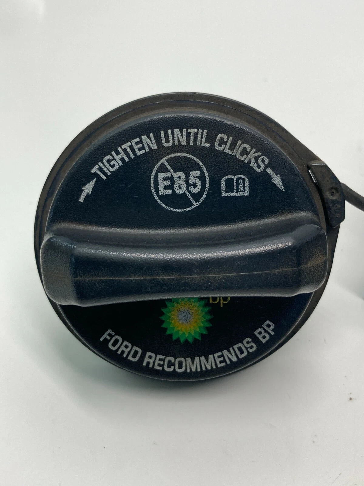 2008-2012 FORD ESCAPE FUEL FILLER GAS TANK DOOR LID WITH CAP OEM 8L8478405A26AG