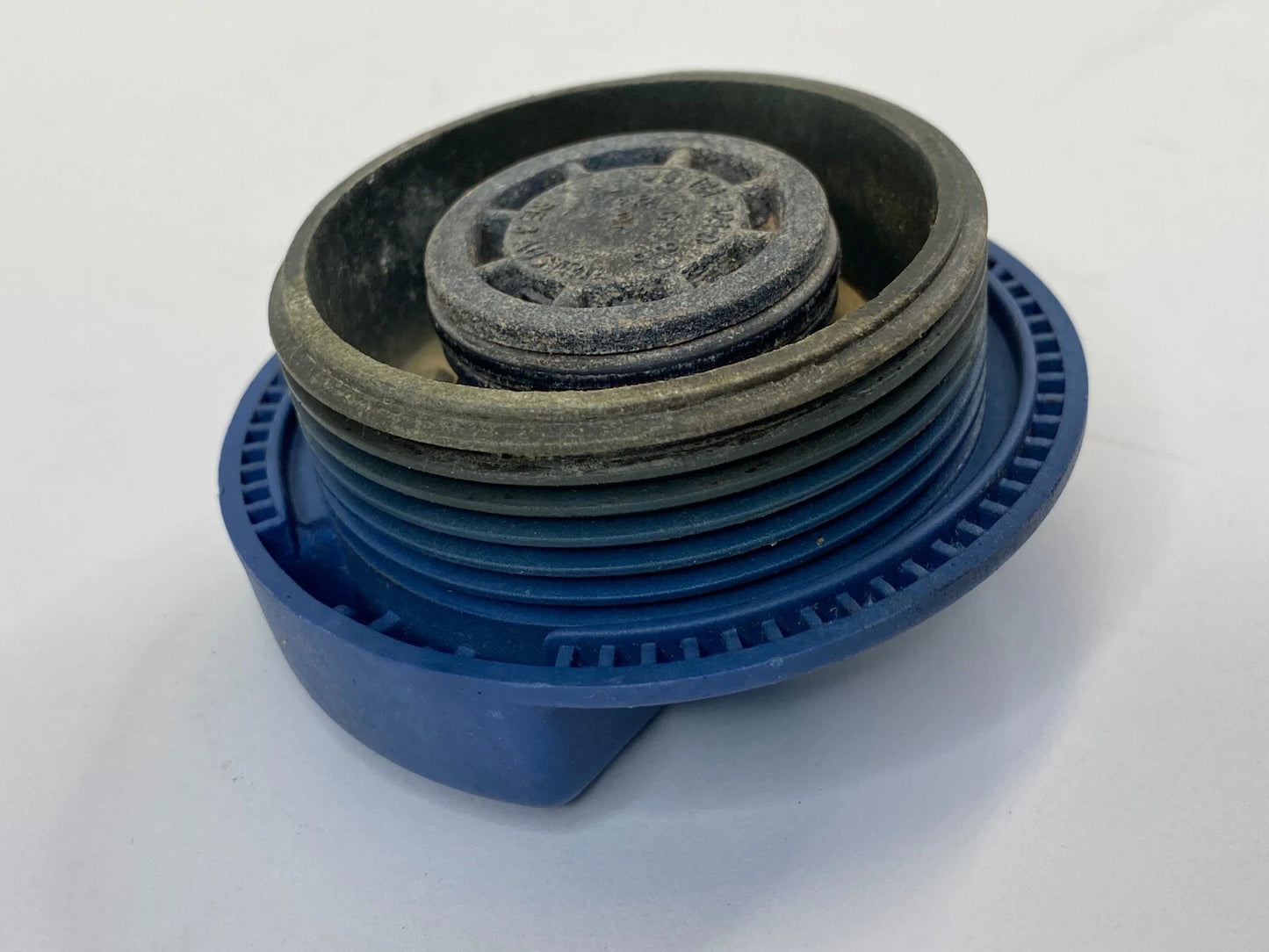 1998-2005 VOLKSWAGEN PASSAT 1.8L ENGINE COOLANT EXPANSION RADIATOR TANK LID CAP