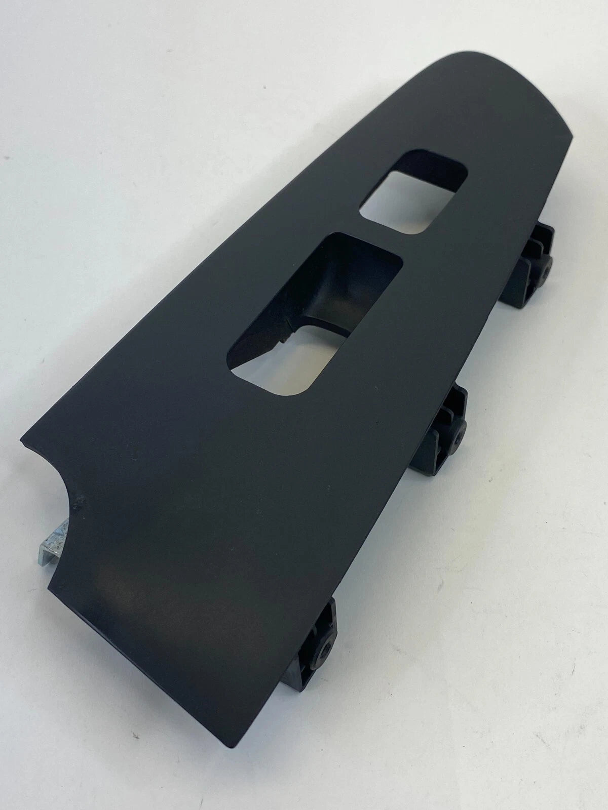 2010-2013 KIA FORTE FRONT RIGHT PASSENGER WINDOW SWITCH TRIM BEZEL 201006192