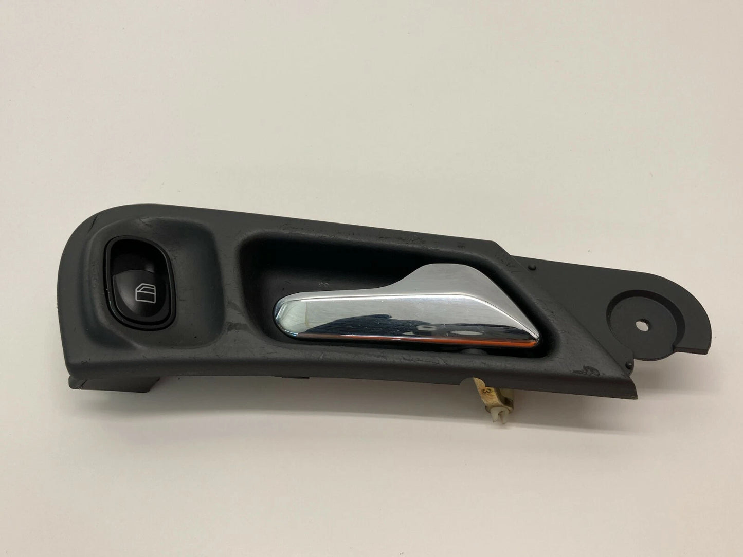 01-05 MERCEDES-BENZ C320 REAR RIGHT SIDE INTERIOR DOOR HANDLE W/ WINDOW SWITCH