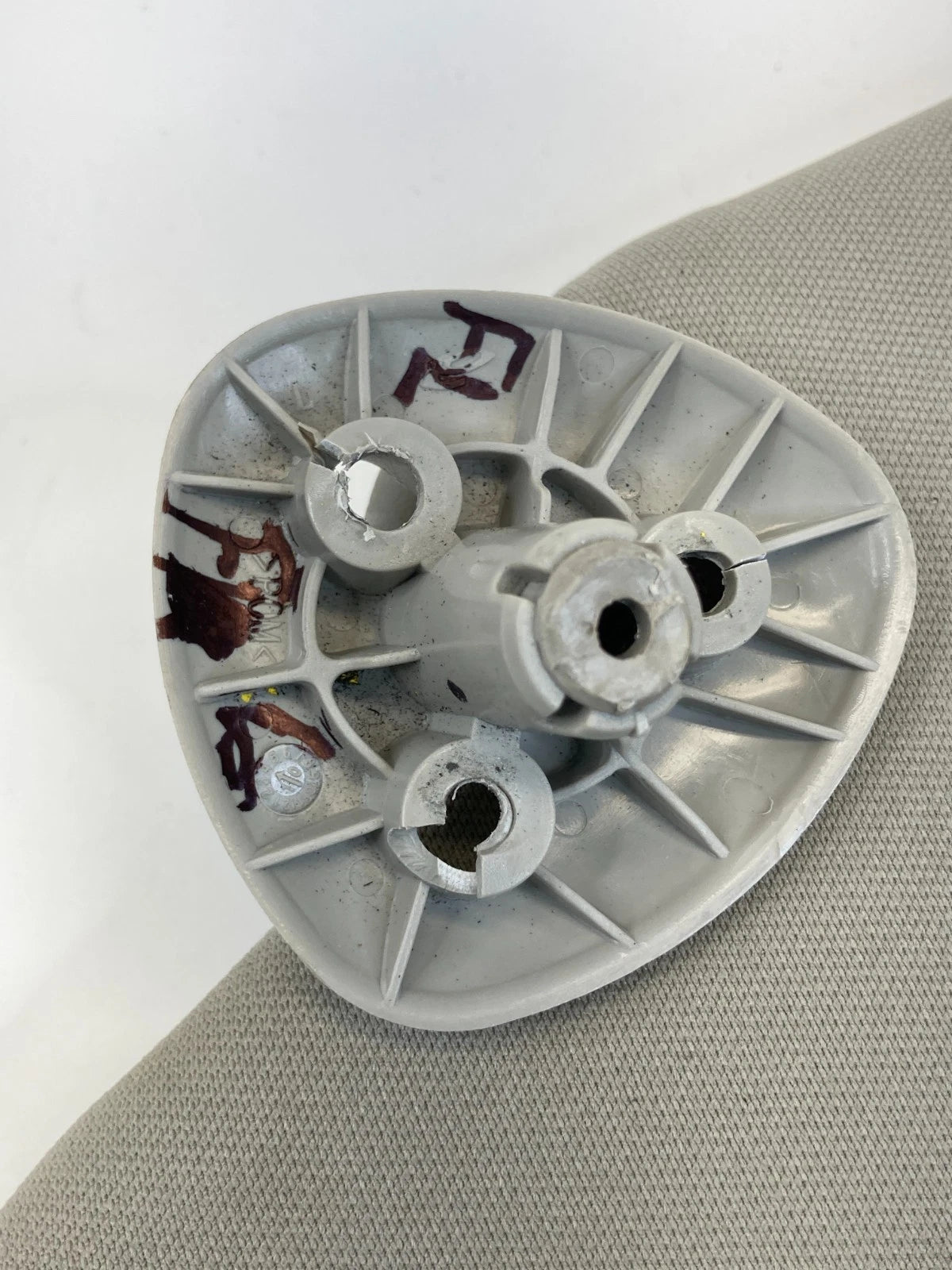 2006-2011 CHEVROLET HHR LEFT RIGHT SUNVISOR SUN VISOR SHADE PAIR SET W/CLIP OEM